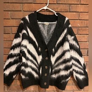 POL Black and White Patterned Cardigan sweater small fuzzy zebra